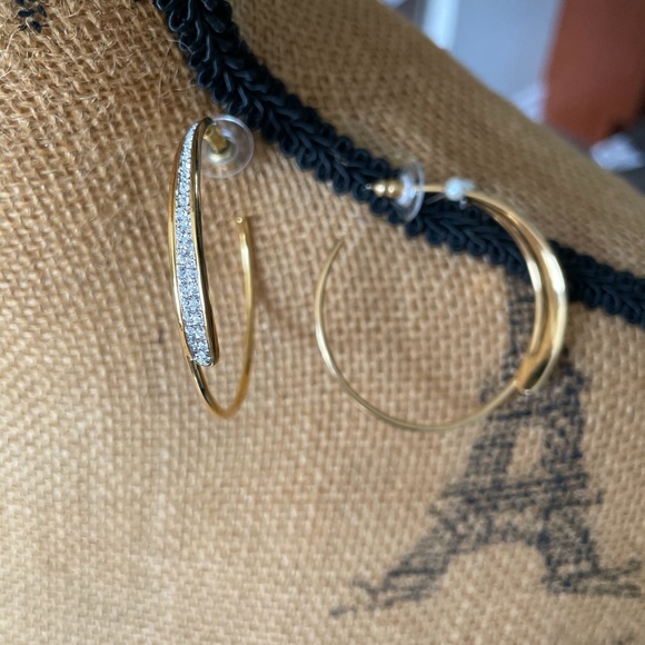 Vintage Butler Hoop gold tone Earrings - Picture 7 of 8